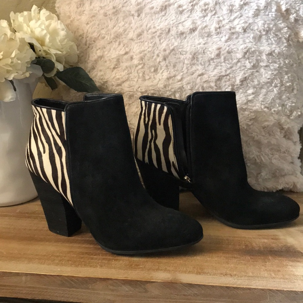 Guess suede cow hair zebra GWCardio booties
